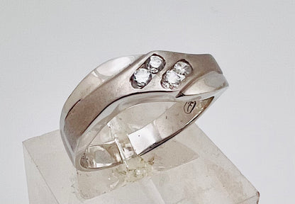 18k White Gold Cubic Zirconia (CZ) Band Ring