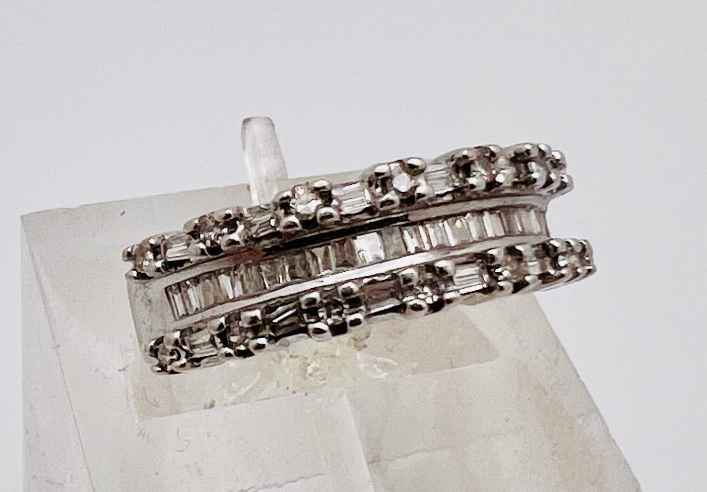 10k White Gold Round and Baguette Cut 38pt Diamond Row Set Cluster Ring