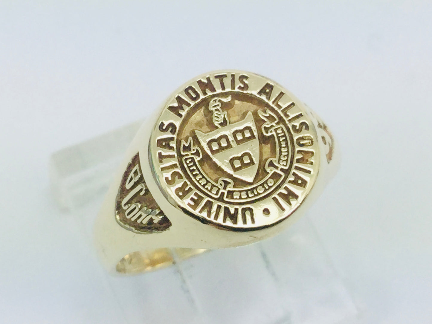 10k Yellow Gold 'Universitas Montis Allisoniani' School Crest Ring