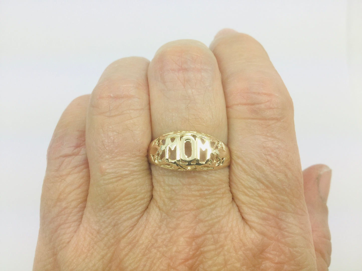 10k Yellow Gold 'Mom' Swirl and Leaf Ring