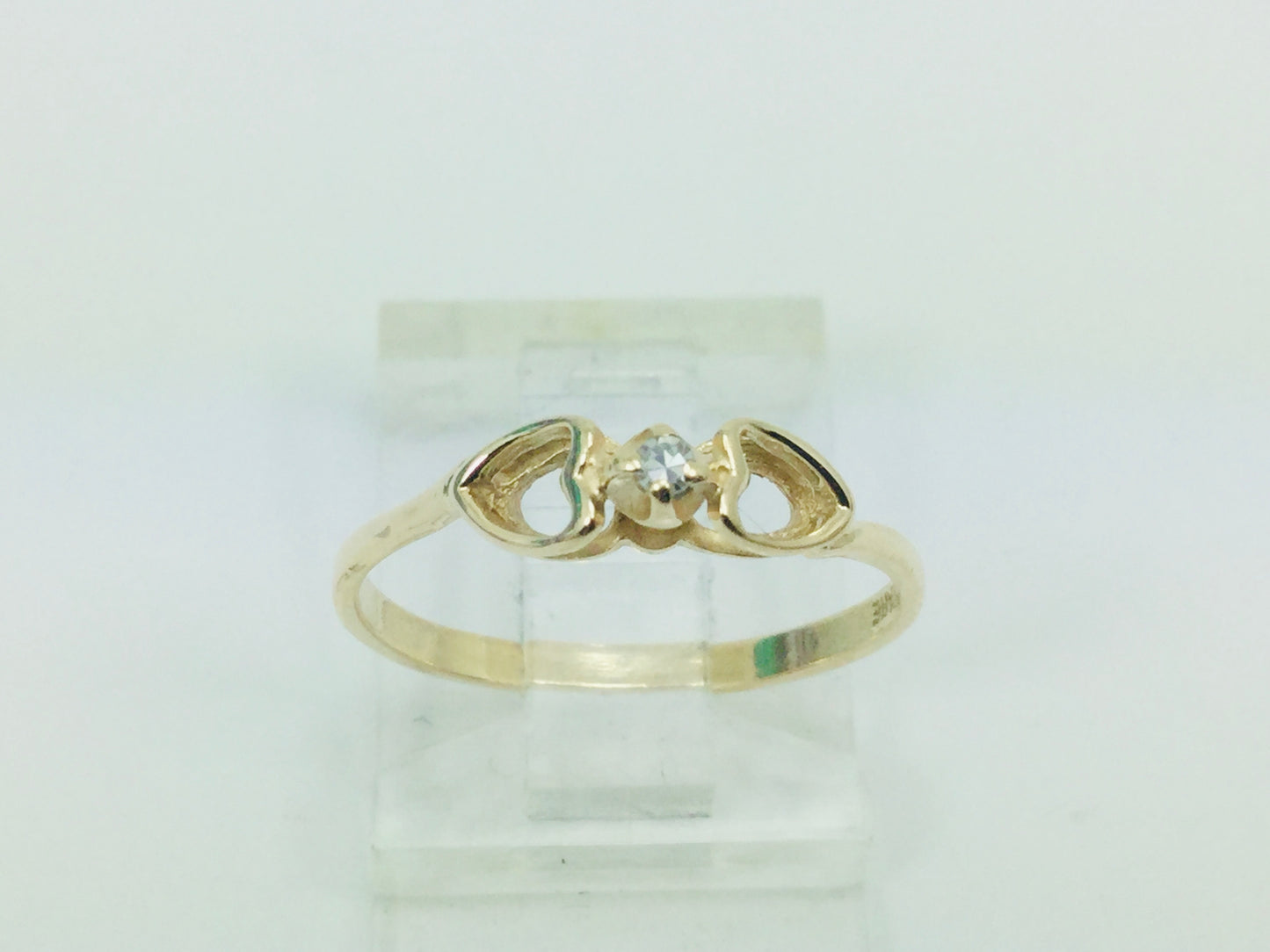 10k Yellow Gold Round Cut 2pt Solitaire Diamond Heart Ring