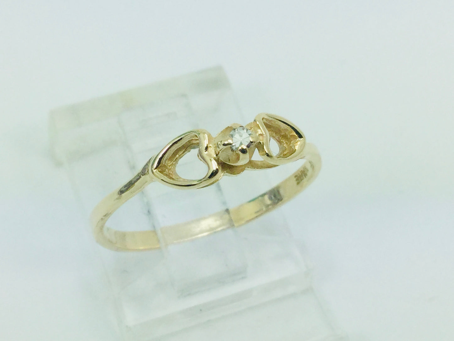 10k Yellow Gold Round Cut 2pt Solitaire Diamond Heart Ring