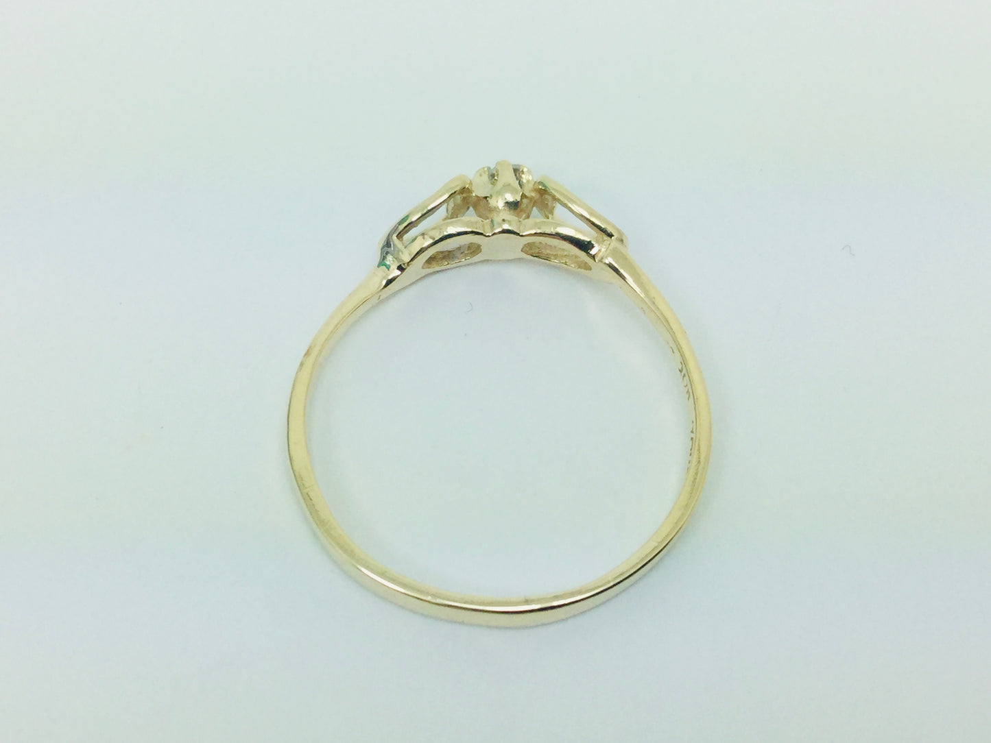 10k Yellow Gold Round Cut 2pt Solitaire Diamond Heart Ring