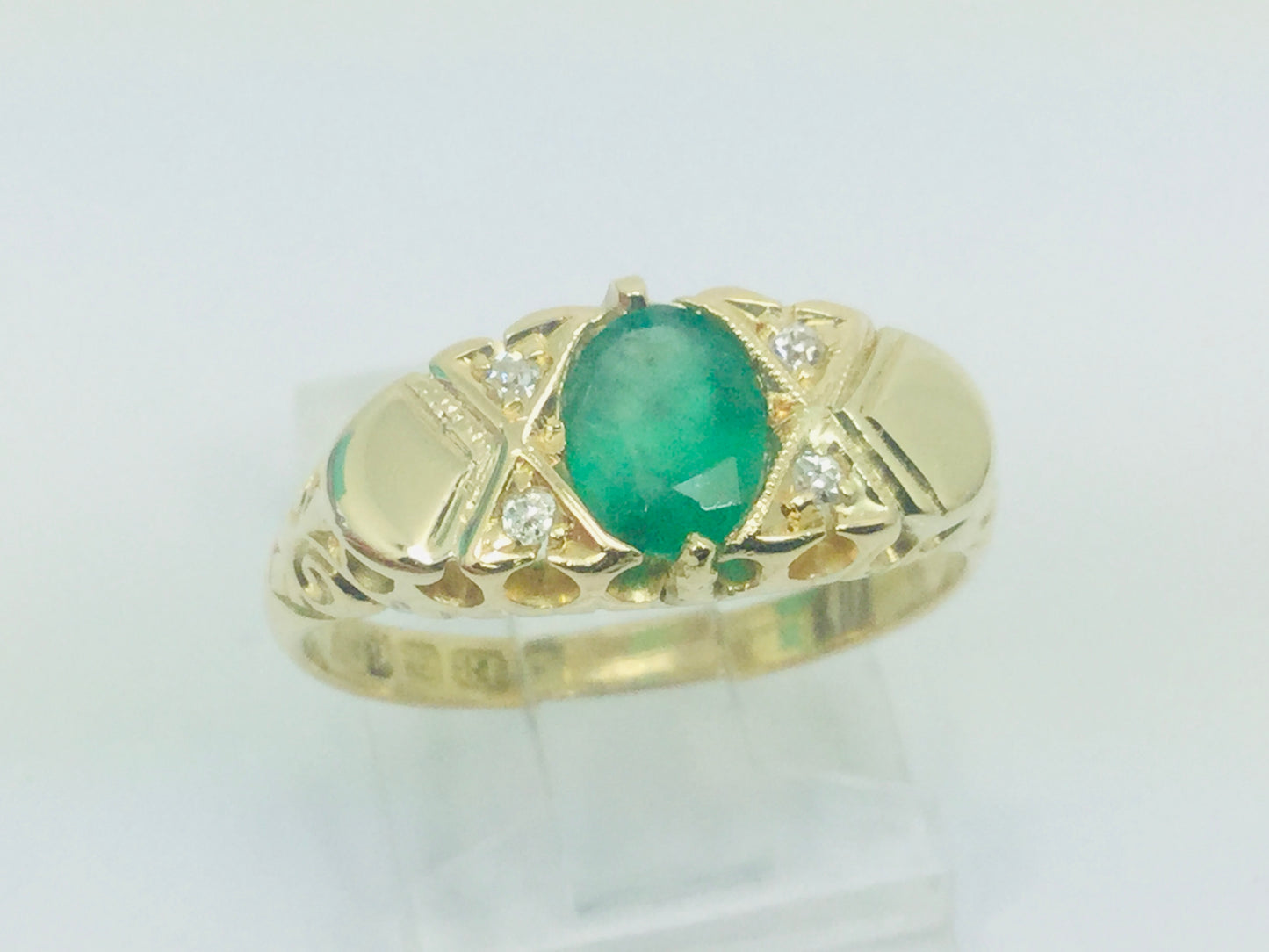 18k Yellow Gold Oval Cut 75pt Emerald May Birthstone & 6pt Diamond Ring