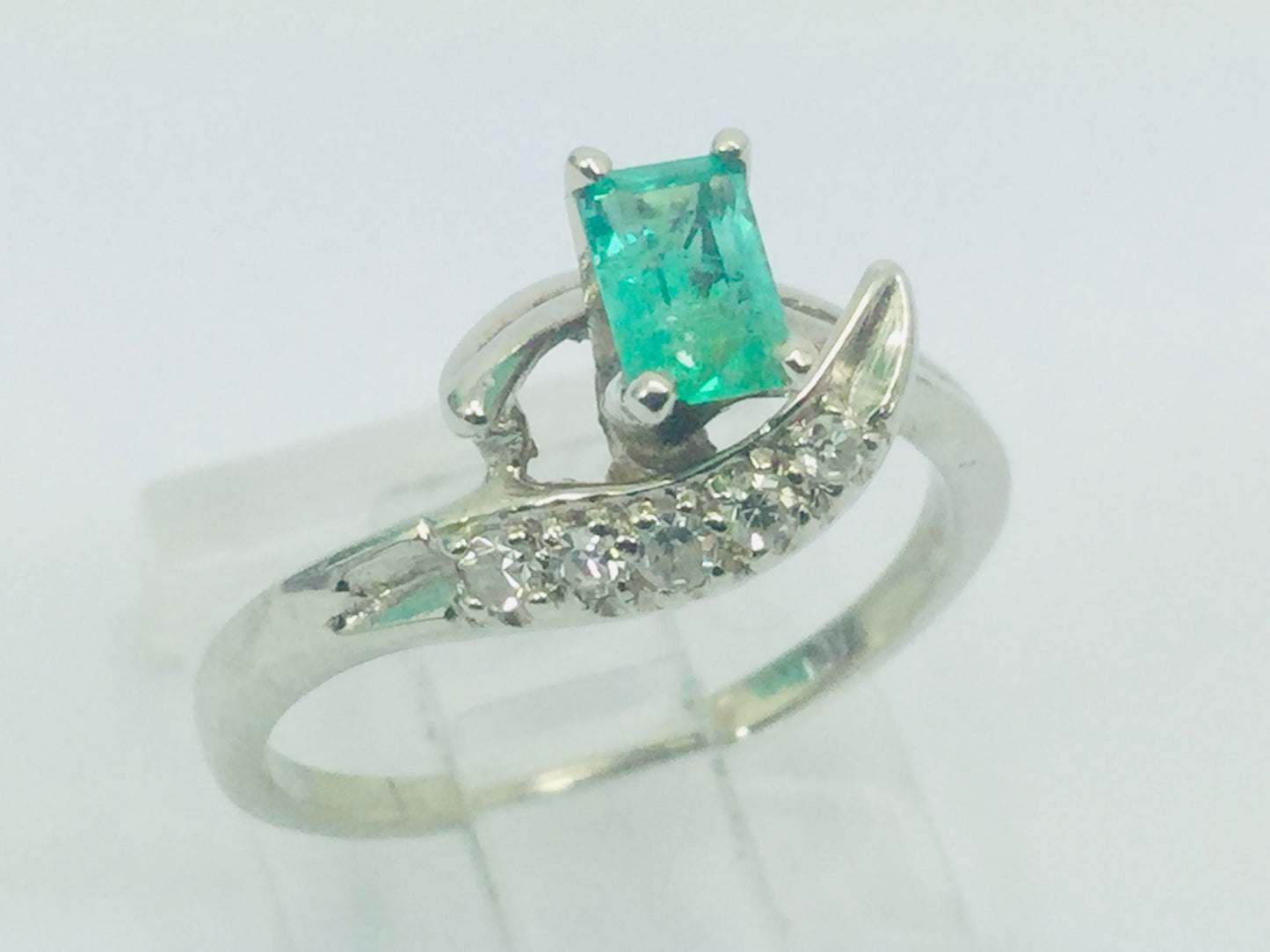 14k White Gold Emerald Cut 25pt Emerald May Birthstone & 7.5pt Diamond Ring