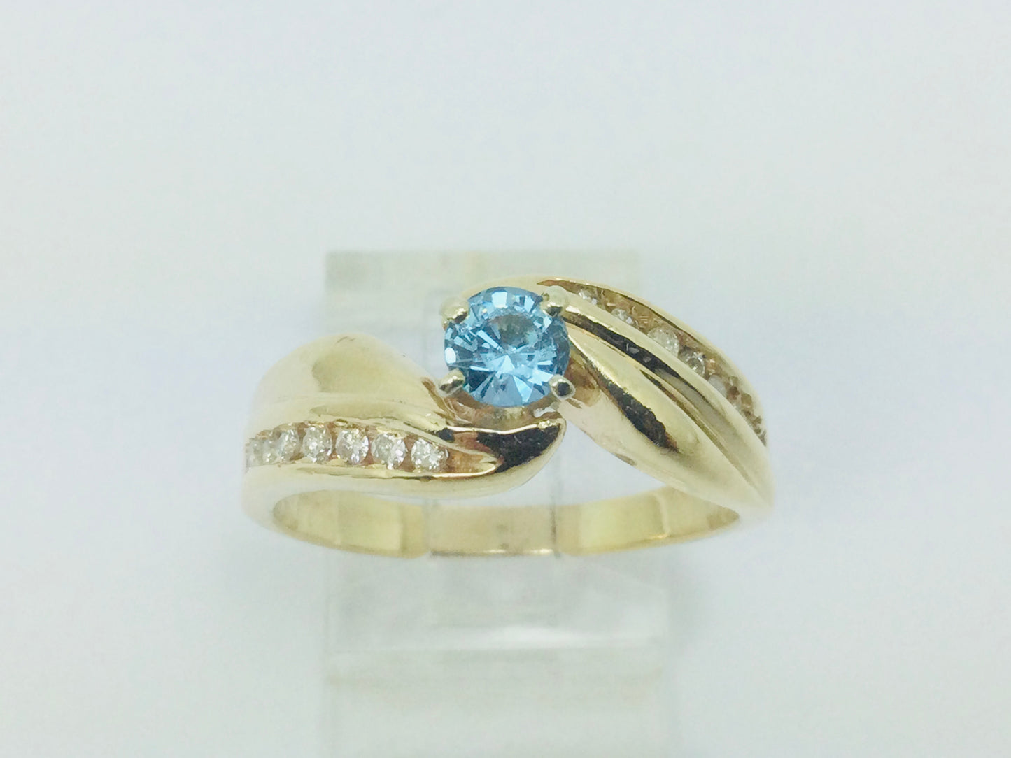 14k Yellow Gold Round Cut 35pt Blue Spinel & 16pt Diamond Ring