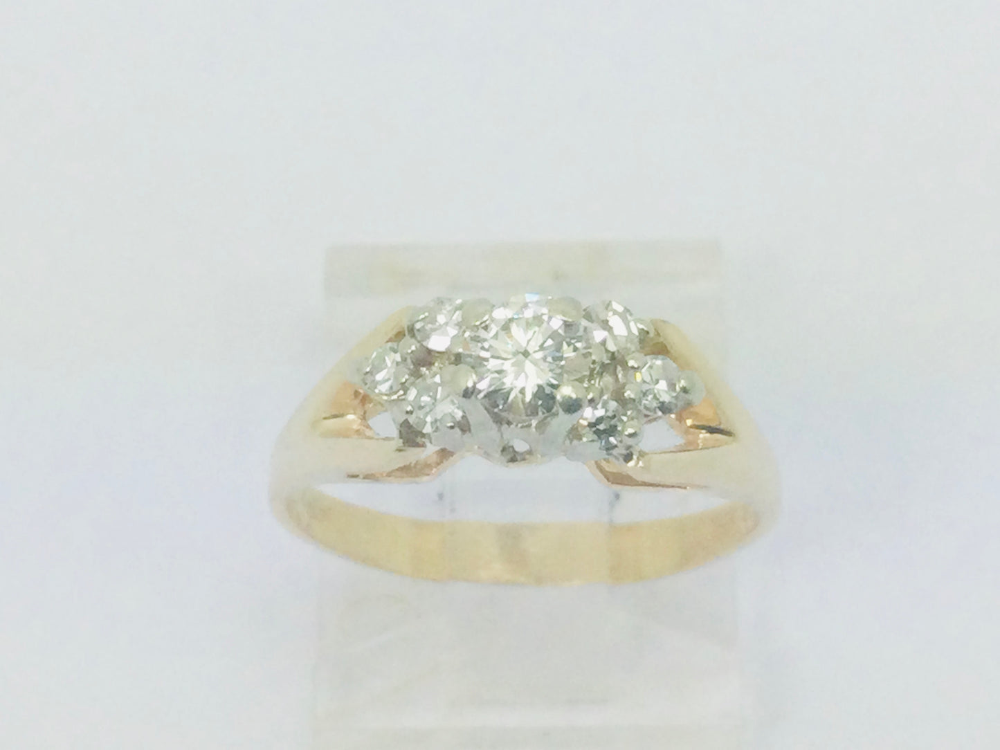 14k Yellow Gold Round Cut 40pt Diamond Ring