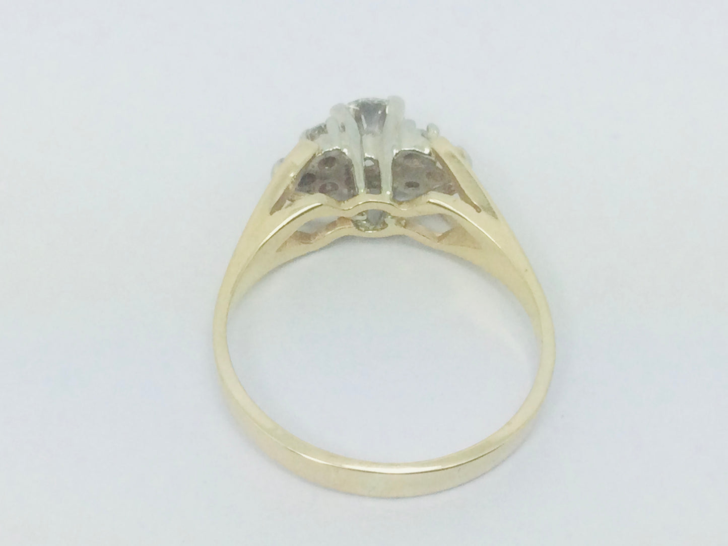 14k Yellow Gold Round Cut 40pt Diamond Ring