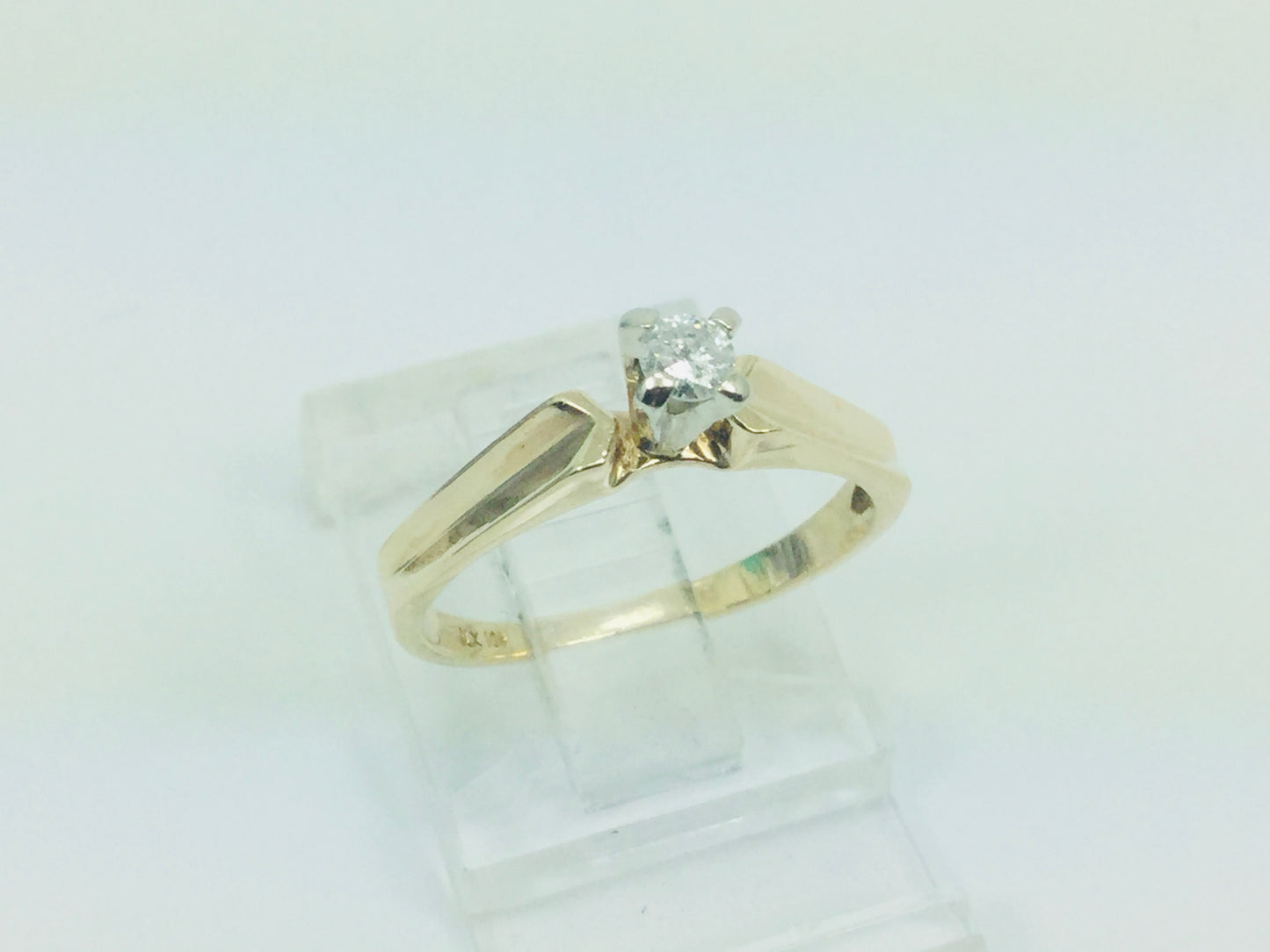 10k Yellow Gold Round Cut 8pt Solitaire Diamond Ring