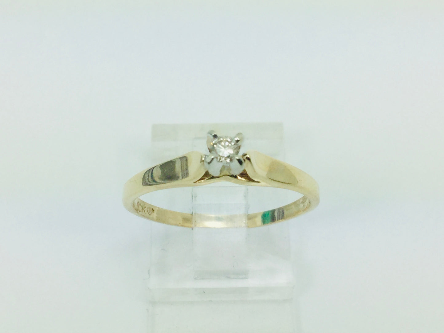 10k Yellow Gold Round Cut 6pt Solitaire Diamond Ring