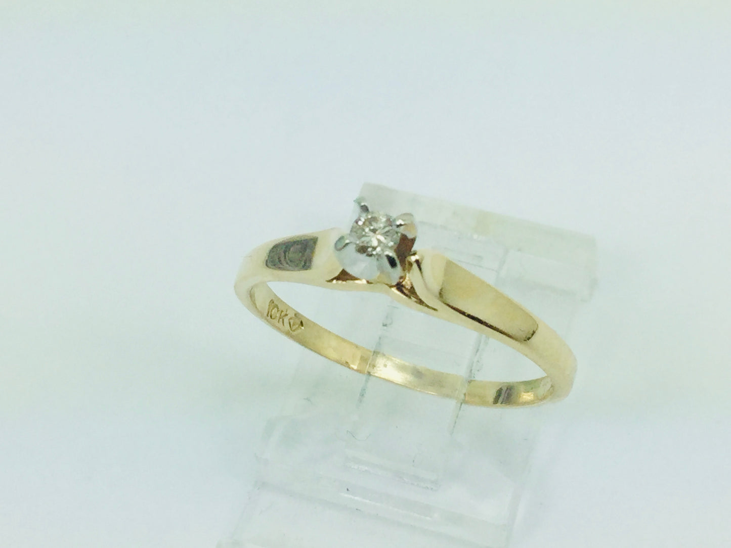 10k Yellow Gold Round Cut 6pt Solitaire Diamond Ring