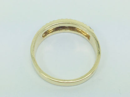 14k Yellow Gold Round Cut 14pt Row Set Diamond Ring