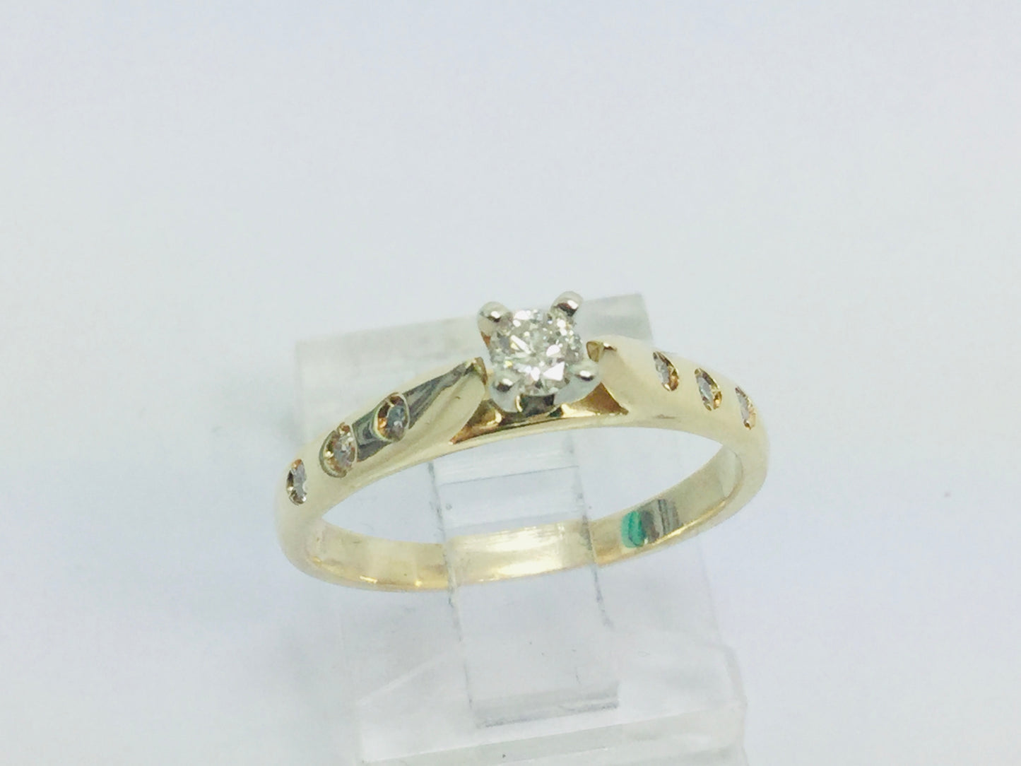 14k Yellow Gold Round Cut 21pt Diamond Solitaire with Accents Ring