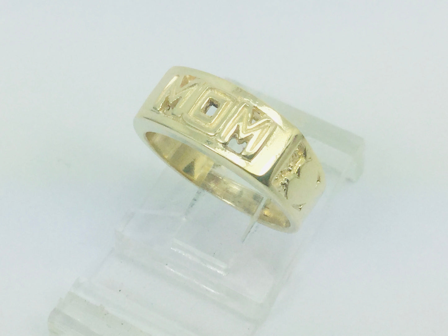 10k Yellow Gold 'Mom' Heart Love Ring