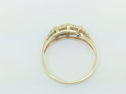 10k Yellow Gold 24pt Diamond Cluster Ring