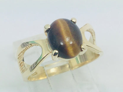 10k Yellow Gold Oval Cut Cabochon Tiger Eye Ring