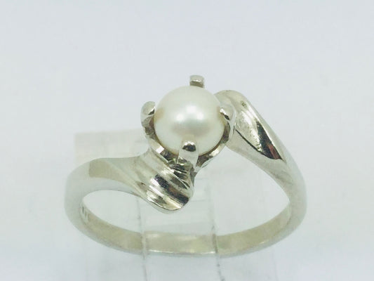 10k White Gold Genuine Pearl June Birthstone Ring