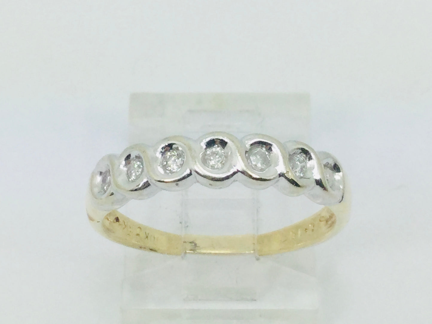 10k White & Yellow Gold Round Cut 14pt Diamond Row Set Ring