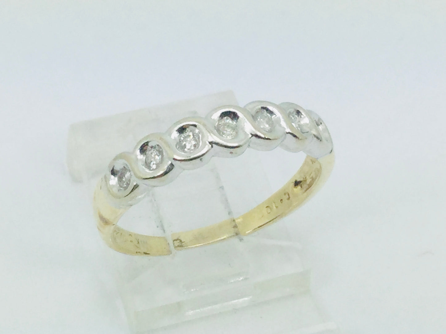 10k White & Yellow Gold Round Cut 14pt Diamond Row Set Ring