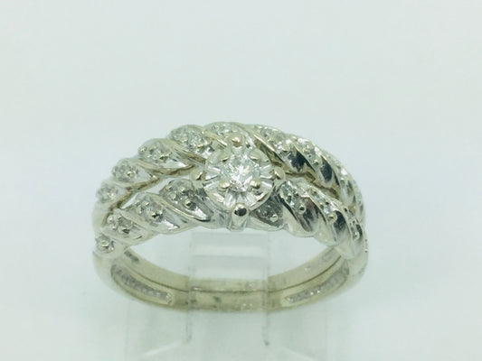 10k White Gold Round Cut 25pt Diamond Illusion Set Engagement Ring & Wedding Band Set