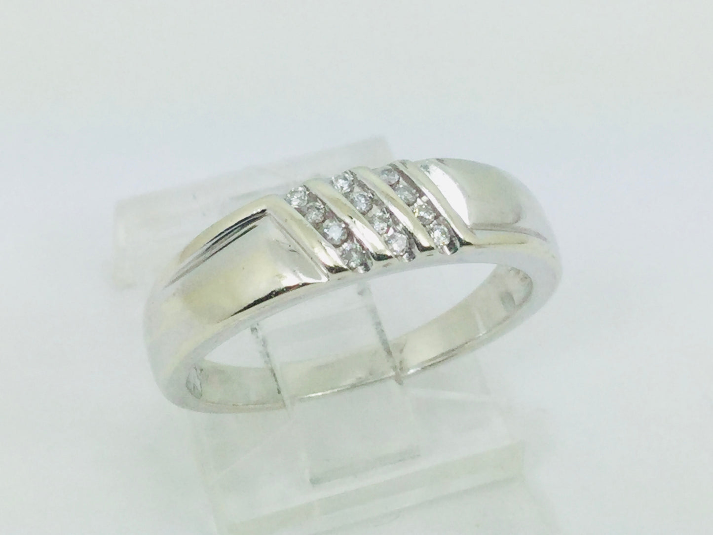 14k White Gold Round Cut 6pt Diamond Row Set Ring