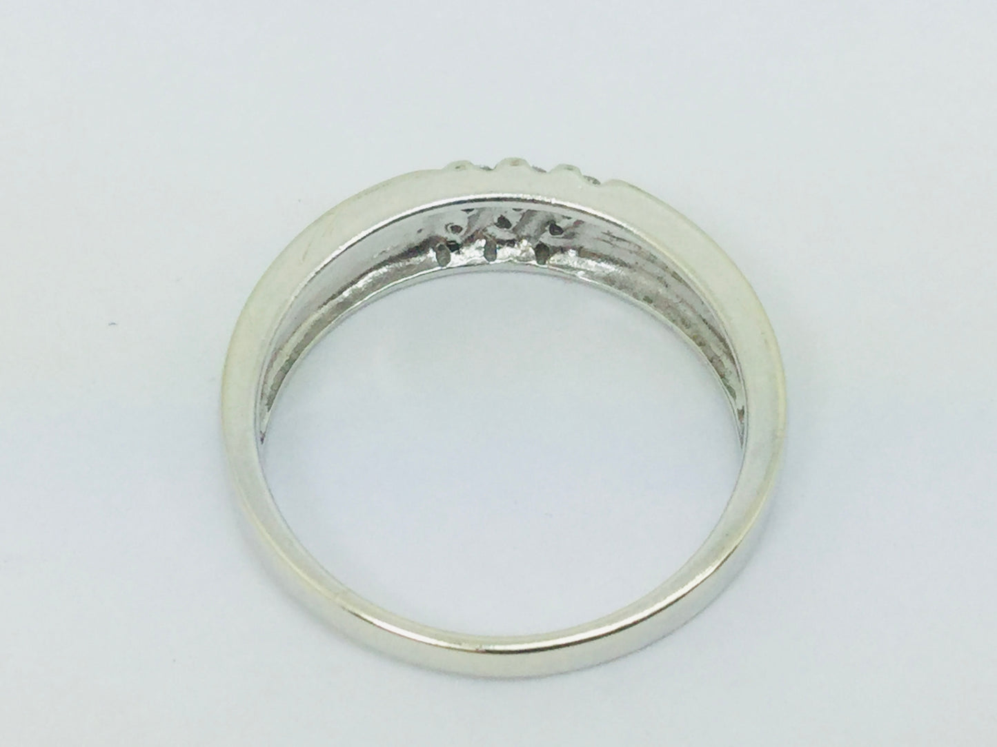 14k White Gold Round Cut 6pt Diamond Row Set Ring