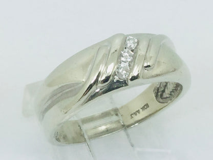 10k White Gold Round Cut 7.5pt Diamond Channel Set Ring