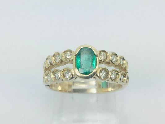 14k Yellow Gold Oval Cut 50pt Emerald May Birthstone & 40pt Diamond Row Set Ring