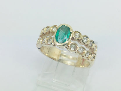 14k Yellow Gold Oval Cut 50pt Emerald May Birthstone & 40pt Diamond Row Set Ring