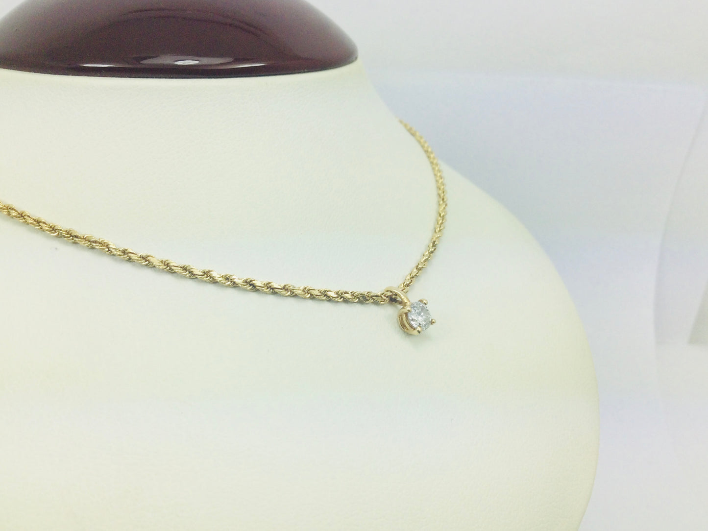 14k Yellow Gold Round Cut 0.25ct Diamond Solitaire Necklace