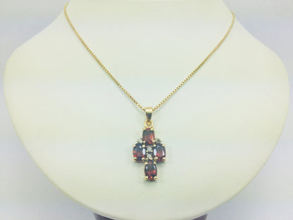 18k Yellow Gold Oval Cut 2ct Garnet & Round Cut 8pt Diamond Necklace