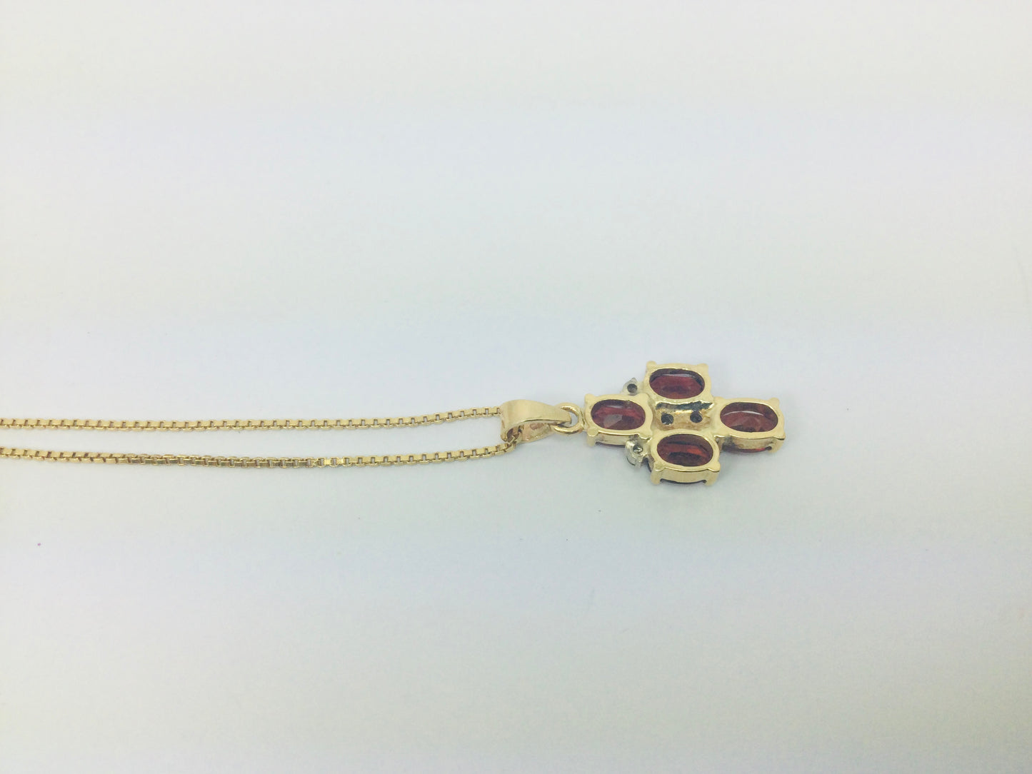 18k Yellow Gold Oval Cut 2ct Garnet & Round Cut 8pt Diamond Necklace