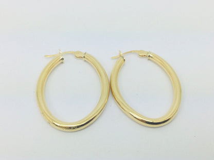 18k Yellow Gold Oval Hoop Earrings