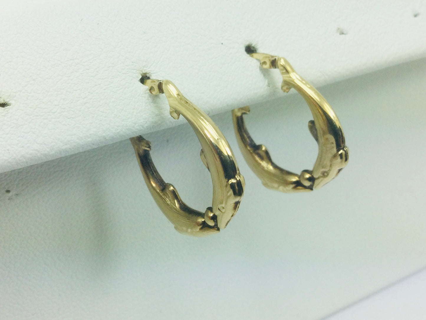 10k Yellow Gold Round Circular Dolphin Hoop Earrings