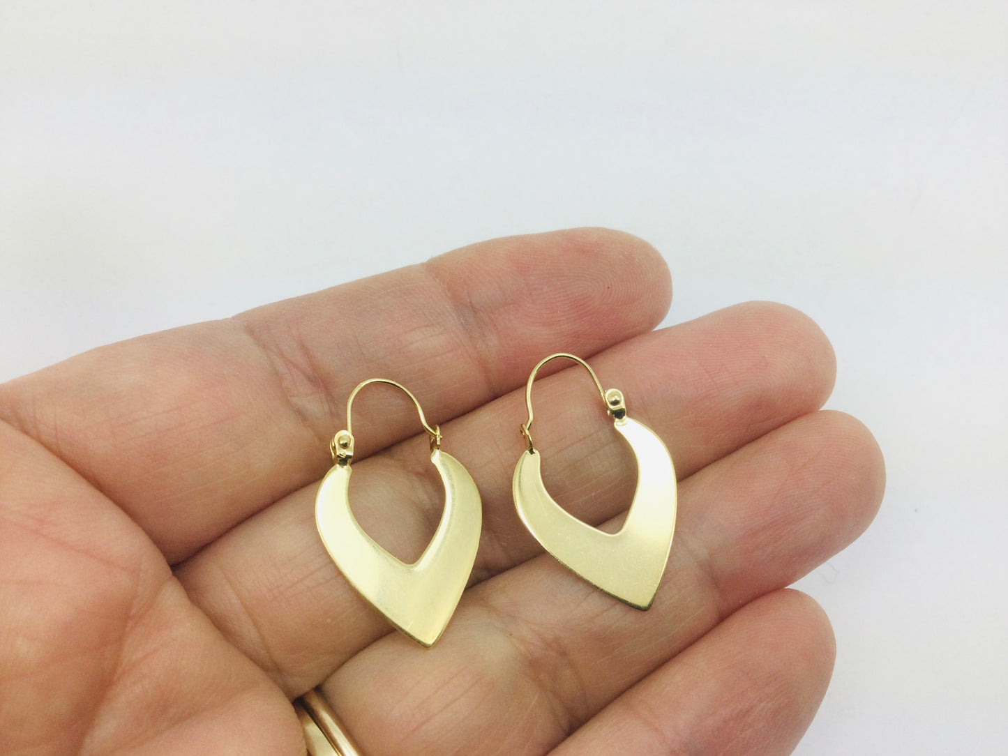 14k Yellow Gold Pointed Hoop Earrings