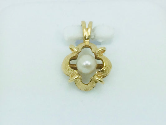 14k Yellow Gold Pearl Pendent