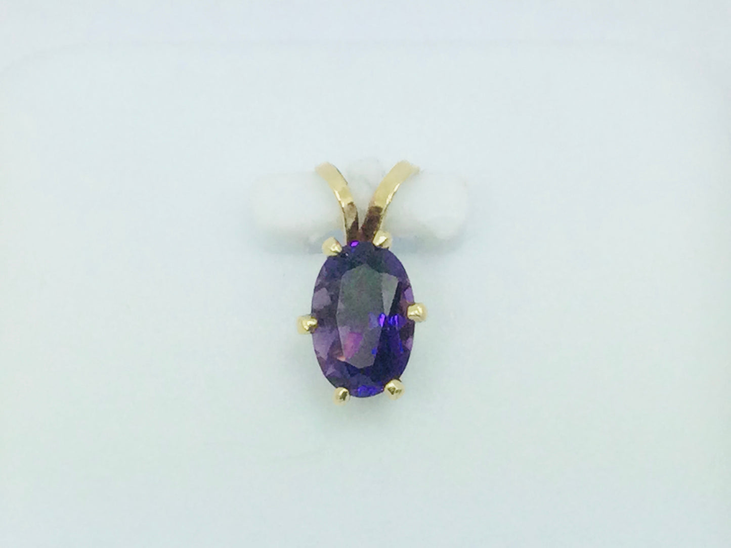 14k Yellow Gold Oval Cut 0.5ct Amethyst Pendent