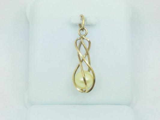 10k Yellow Gold Pearl Twisted Pendent