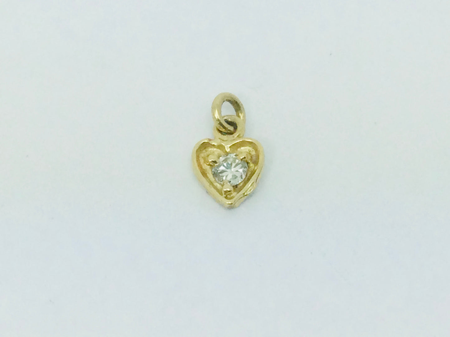 10k Yellow Gold Round Cut 1pt Cubic Zirconia (CZ) Heart Pendent