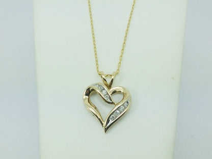 10k Yellow Gold Round Cut 26pt Diamond Heart Pendent