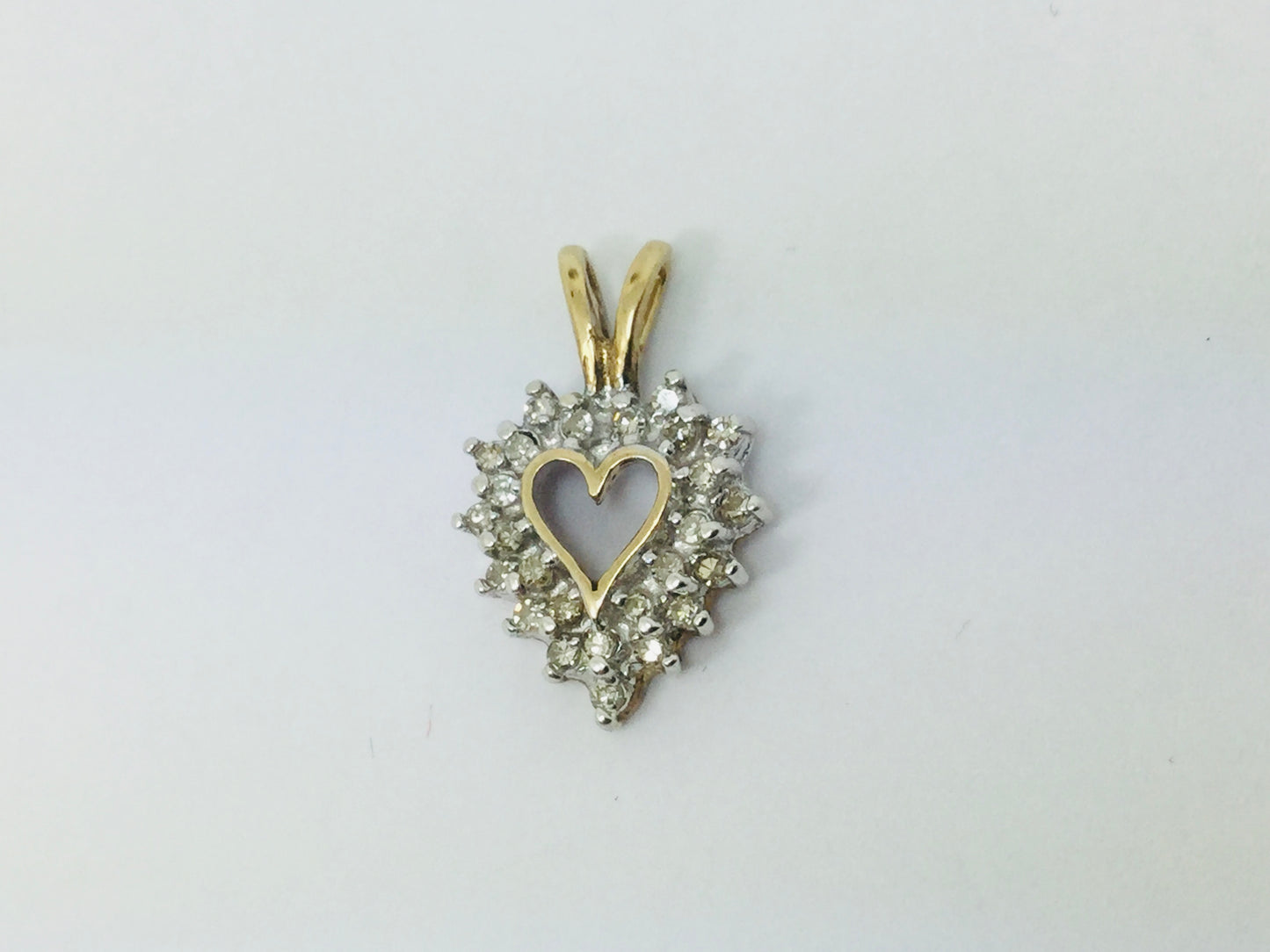 10k Yellow Gold Round Cut 26pt Diamond Heart Pendent