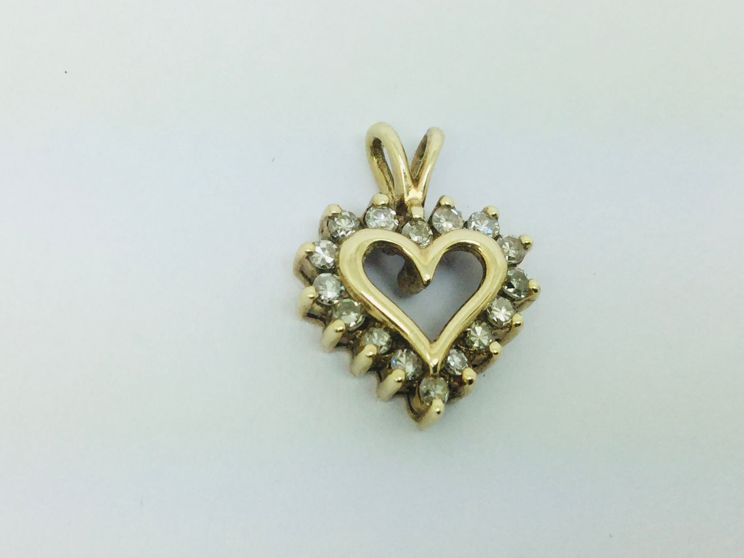 10k Yellow Gold Round Cut 24pt Diamond Heart Pendent