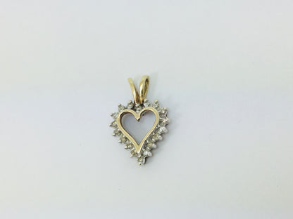 10k Yellow Gold Round Cut 18pt Diamond Heart Pendent