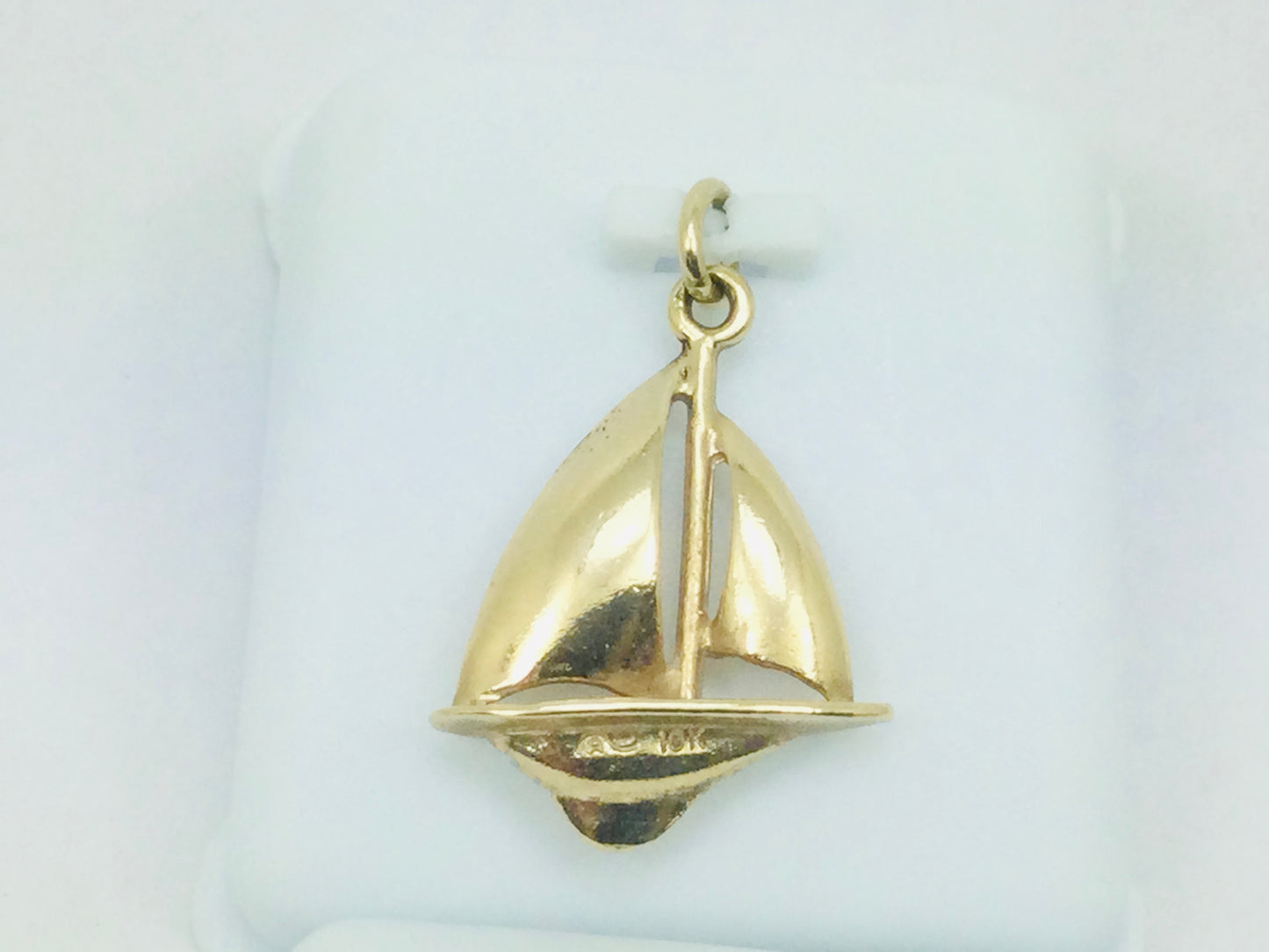 10k Yellow Gold Sailboat Pendent