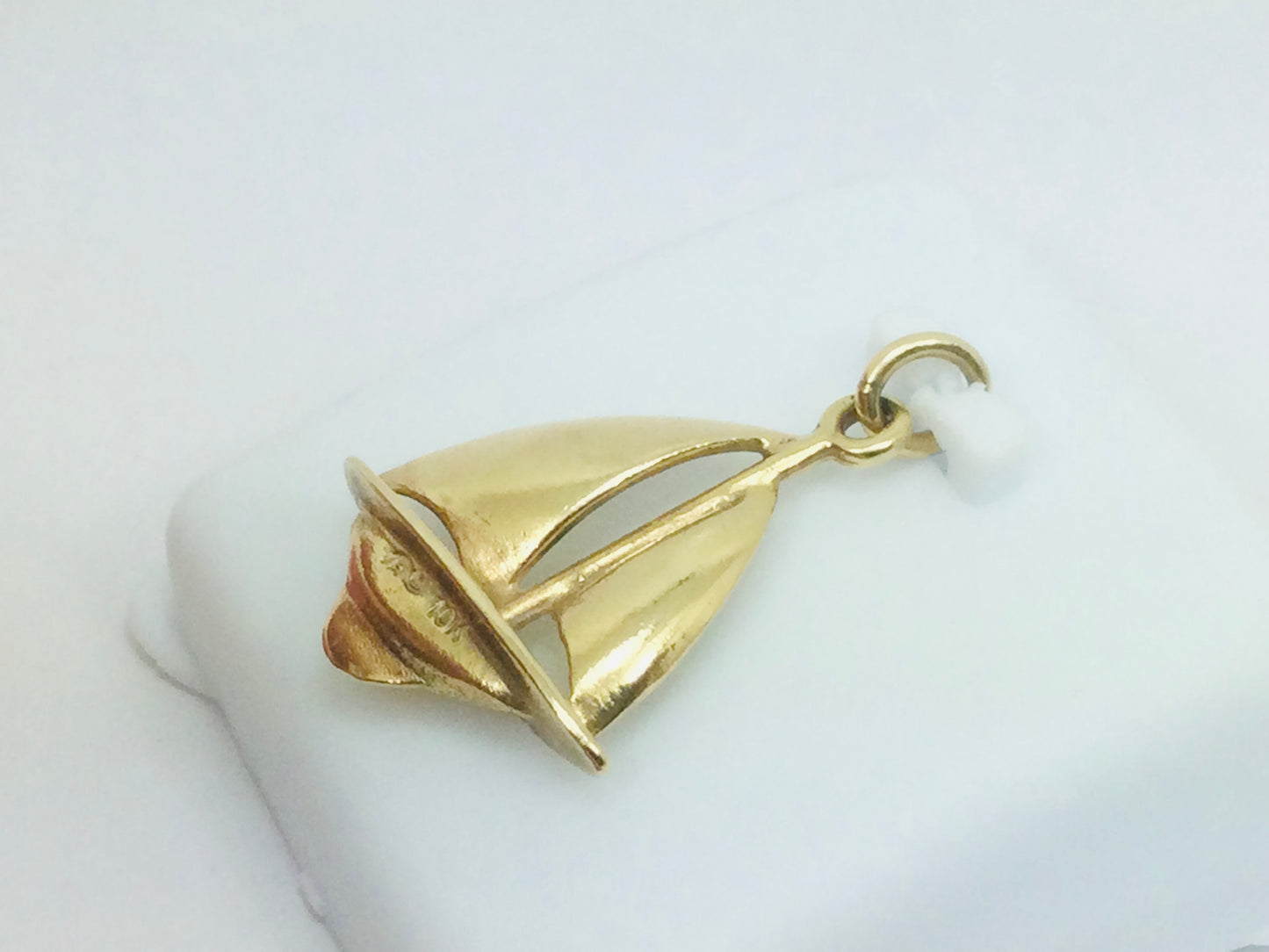 10k Yellow Gold Sailboat Pendent