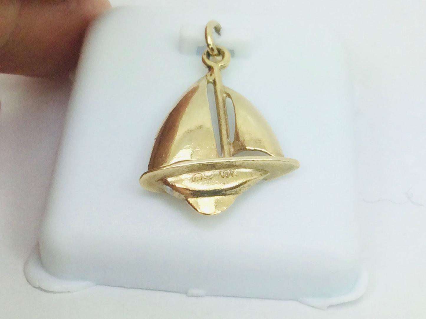 10k Yellow Gold Sailboat Pendent