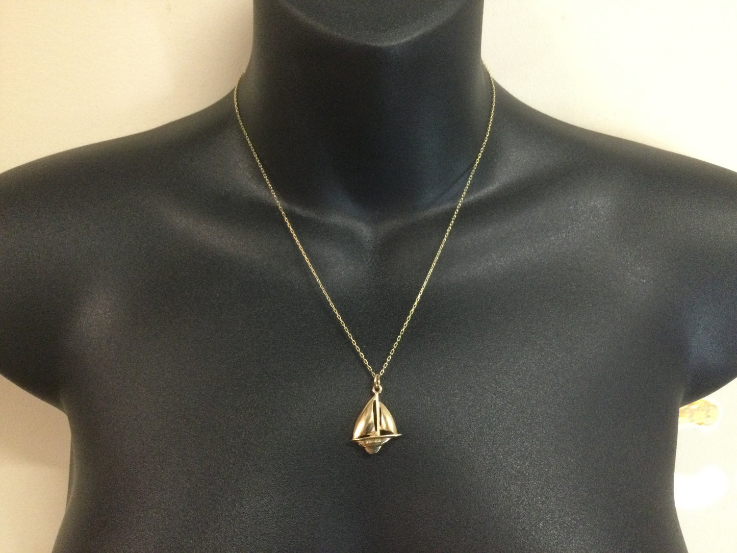 10k Yellow Gold Sailboat Pendent