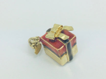 18k Yellow Gold Rosato Present Pendent