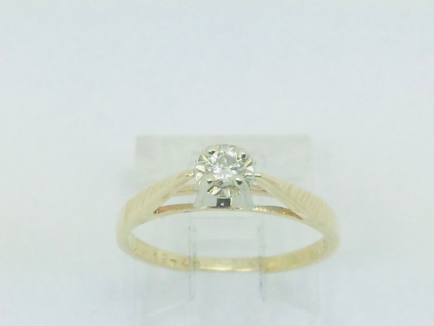 14k Yellow Gold Round Cut 8pt Diamond Solitaire Ring