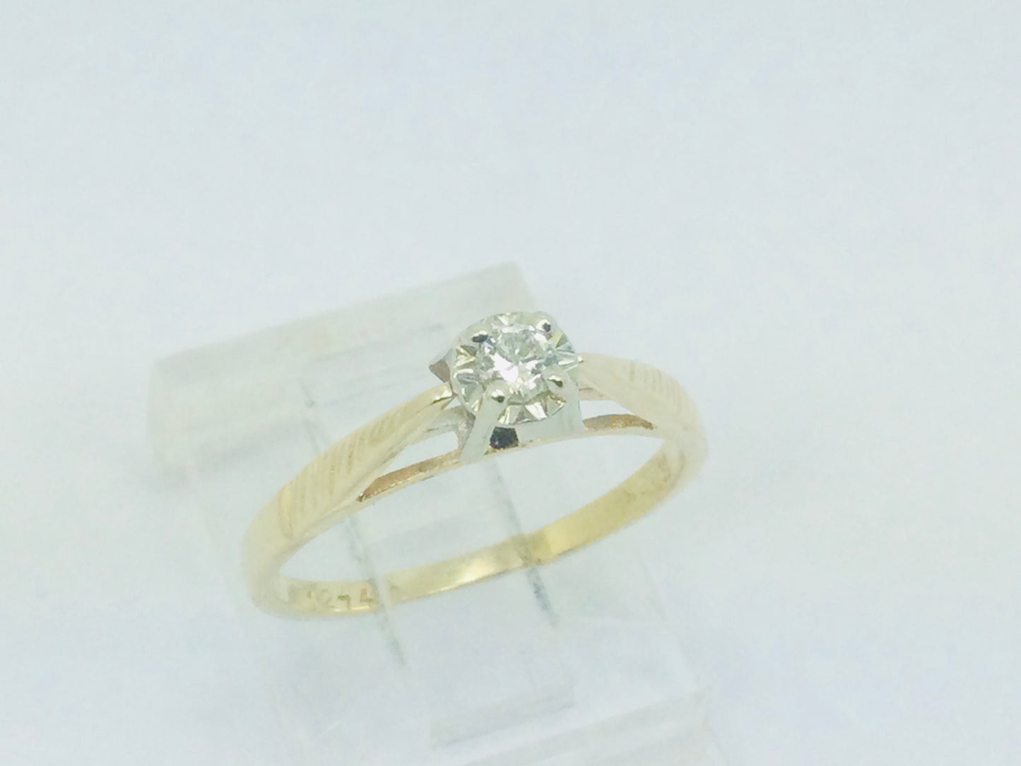 14k Yellow Gold Round Cut 8pt Diamond Solitaire Ring